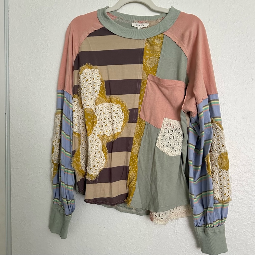 076. Women’s Daisy Multi-Color Patchwork Oversized Top - Picture 7 of 10